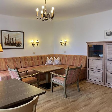 Landhaus Frenes Apartments ゼーフェルト・イン・チロル エクステリア 写真