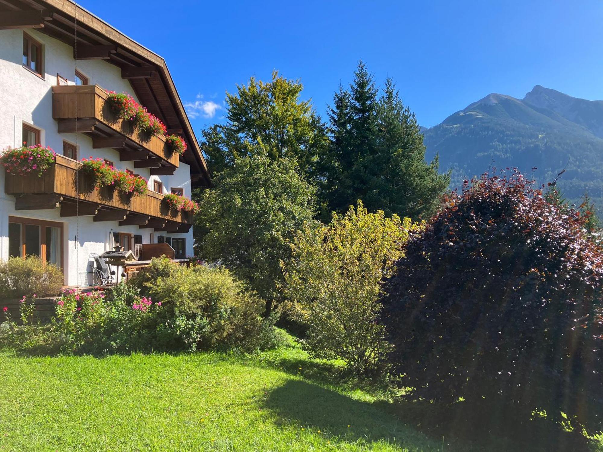 Landhaus Frenes Apartments ゼーフェルト・イン・チロル エクステリア 写真
