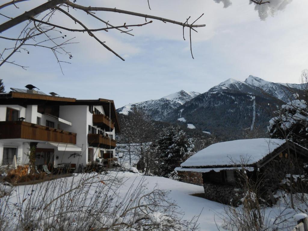 Landhaus Frenes Apartments ゼーフェルト・イン・チロル エクステリア 写真